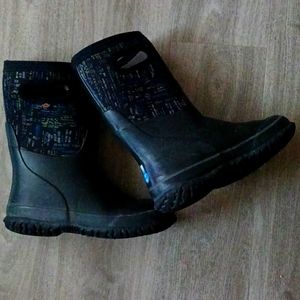 BOGS rain boot for boys size 3